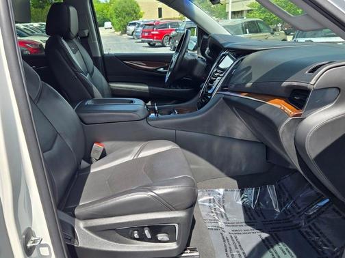 2020 Cadillac Escalade ESV Luxury