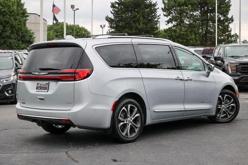 Silver Mist Clearcoat 2022 Chrysler Pacifica L