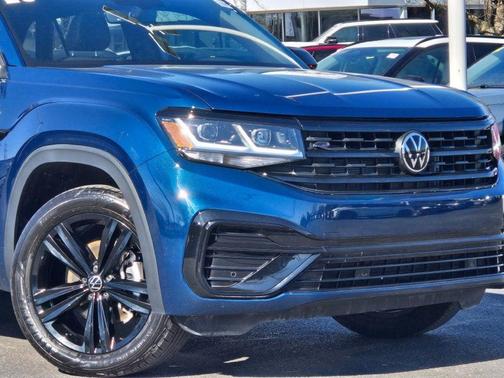 Tourmaline Blue Metallic 2023 Volkswagen Atlas Cross Sport 2.0T SEL
