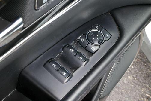 Silver Radiance Metallic Clearcoat 2023 Lincoln Nautilus Reserve