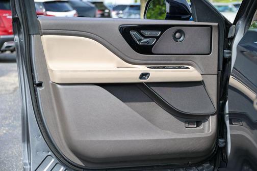 Asher Gray Metallic Clearcoat 2022 Lincoln Aviator Reserve AWD