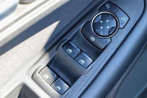 Magnetic Metallic 2015 Ford Edge SE