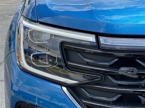 2024 Volkswagen Atlas Cross Sport 2.0T SEL Premium
