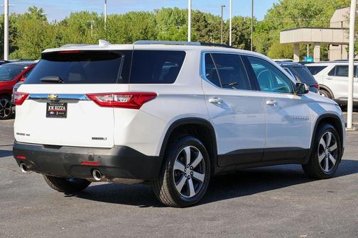 Summit White 2018 Chevrolet Traverse LT Leather