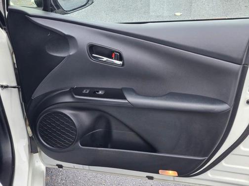 2016 Toyota Prius Four Touring