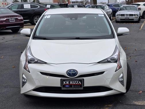 2016 Toyota Prius Four Touring