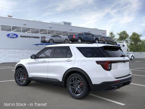 Star White Metallic Tri-Coat 2026 Ford Explorer ST