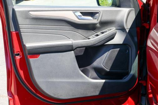 Rapid Red Metallic Tinted Clearcoat 2021 Ford Escape SE