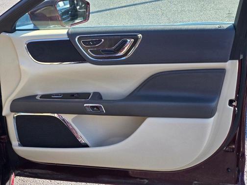 2017 Lincoln Continental Select