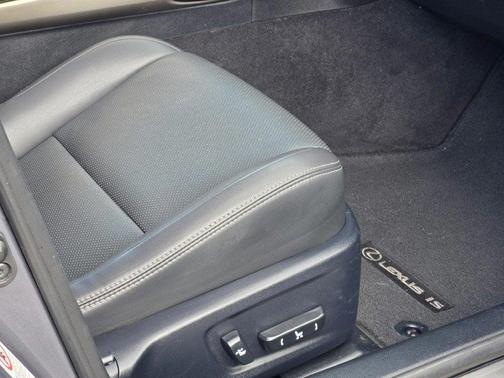2017 Lexus IS 300 Base