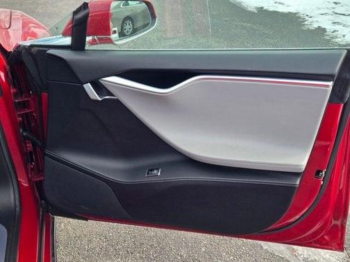 2016 Tesla Model S Base