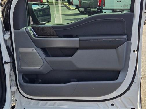 2024 Ford F-150 Lightning Flash