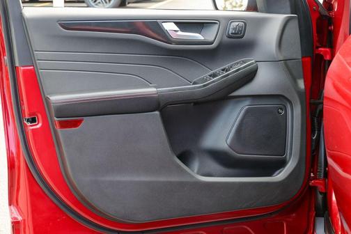Rapid Red Metallic Tinted Clearcoat 2025 Ford Escape ST-Line Elite