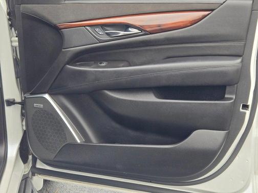 2016 Cadillac Escalade Luxury