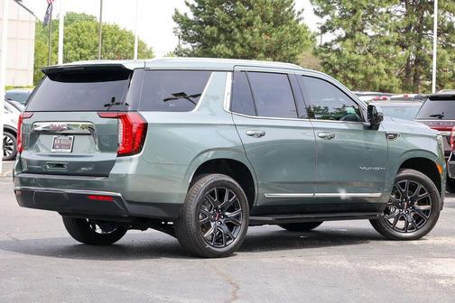Frosted Pine Metallic 2024 GMC Yukon SLT