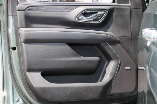 Frosted Pine Metallic 2024 GMC Yukon SLT