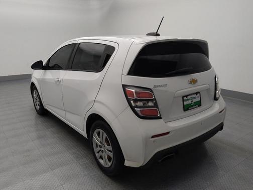 Summit White 2020 Chevrolet Sonic FWD Hatchback 1FL 5-Door