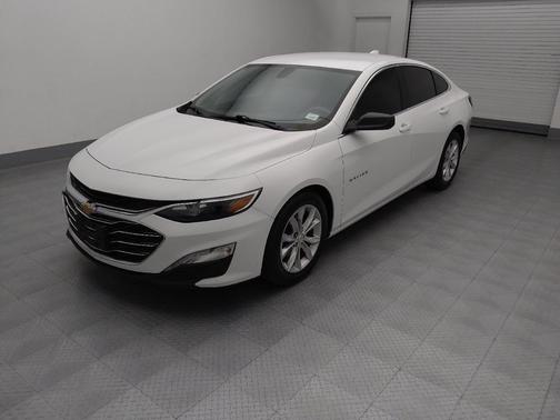 Summit White 2022 Chevrolet Malibu FWD LT