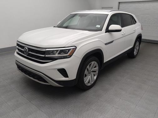 Pure White 2022 Volkswagen Atlas Cross Sport 3.6L V6 SE w/Technology