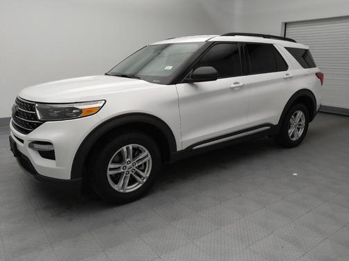 White 2020 Ford Explorer XLT