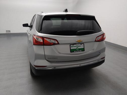 Silver Ice Metallic 2018 Chevrolet Equinox LT