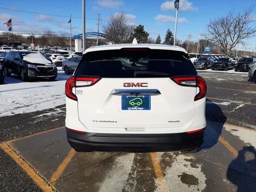 2022 GMC Terrain SLE