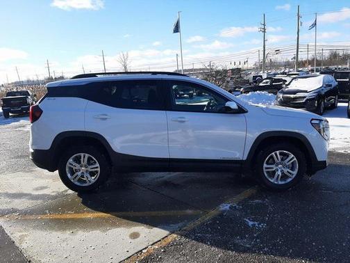 2022 GMC Terrain SLE