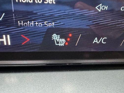 Mosaic Black Metallic 2026 Chevrolet Traverse LT