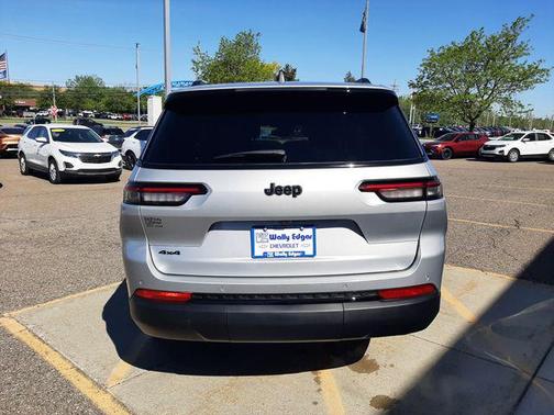 Silver Zynith 2024 Jeep Grand Cherokee L Altitude