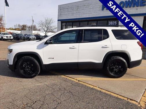 2023 GMC Acadia AWD AT4