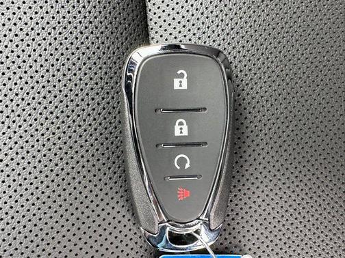 Marina Blue Metallic 2026 Chevrolet Trax FWD 2RS