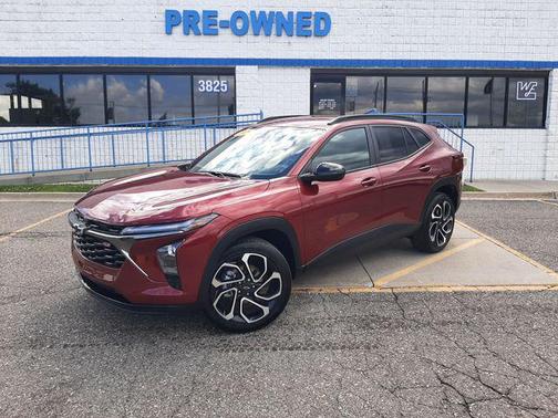 Crimson Metallic 2025 Chevrolet Trax FWD 2RS