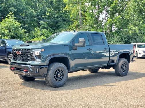2025 Chevrolet Silverado 2500 4WD Crew Cab Standard Bed ZR2