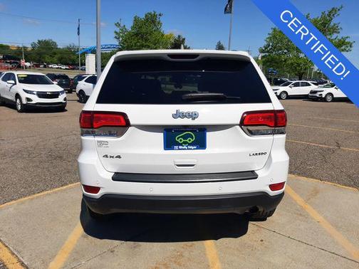 Bright White Clearcoat 2021 Jeep Grand Cherokee Laredo