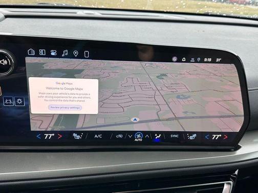 Radiant Red Tintcoat 2026 Chevrolet Traverse LT