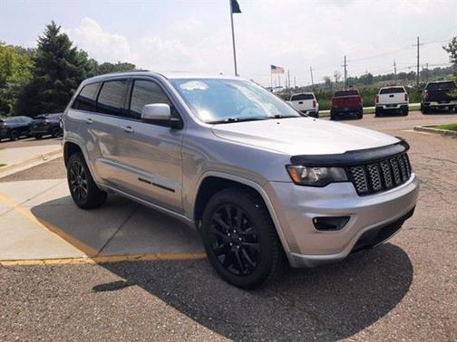 2017 Jeep Grand Cherokee Altitude