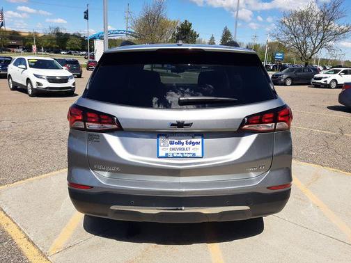 Sterling Gray Metallic 2023 Chevrolet Equinox 1LT