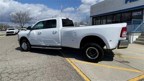 2020 RAM 3500 Big Horn Crew Cab 4x4 8' Box