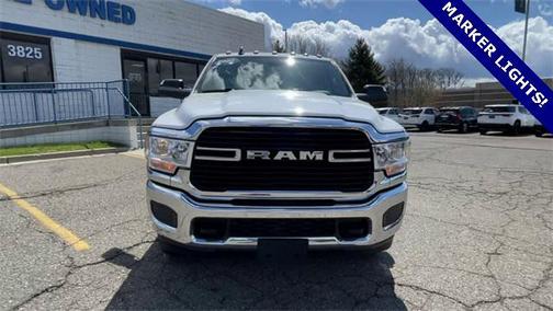 2020 RAM 3500 Big Horn Crew Cab 4x4 8' Box