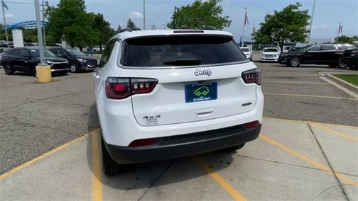 2022 Jeep Compass Latitude Lux