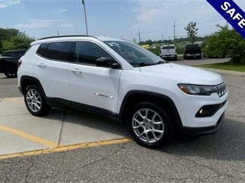 2022 Jeep Compass Latitude Lux