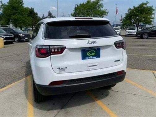 2022 Jeep Compass Latitude Lux
