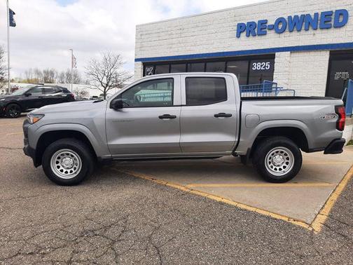 Sterling Gray Metallic 2024 Chevrolet Colorado WT