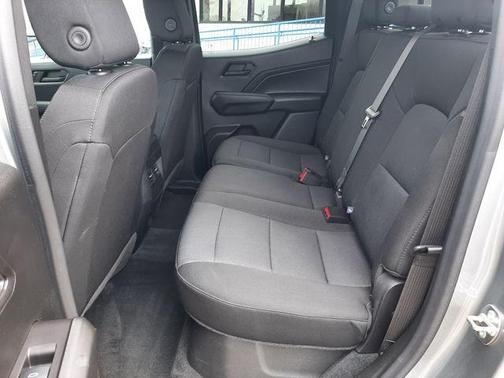 Sterling Gray Metallic 2024 Chevrolet Colorado WT