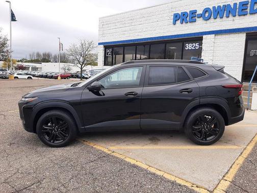 Mosaic Black Metallic 2024 Chevrolet Trax FWD ACTIV