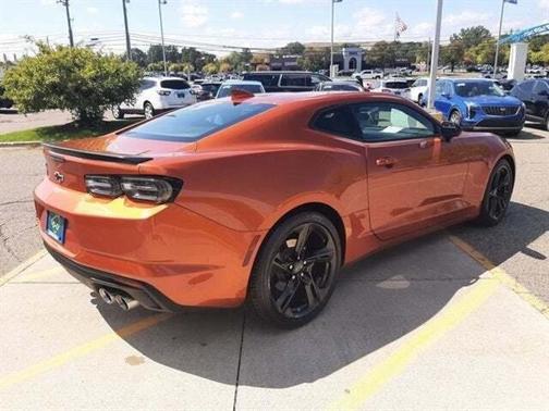 2022 Chevrolet Camaro RWD Coupe LT1