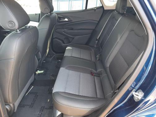 Blue Glow Metallic 2024 Chevrolet Trax LT