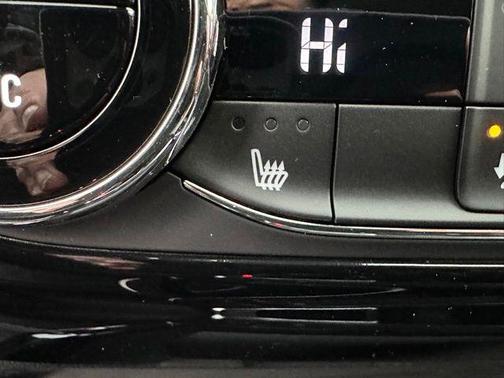 Summit White 2026 Chevrolet Trax FWD ACTIV