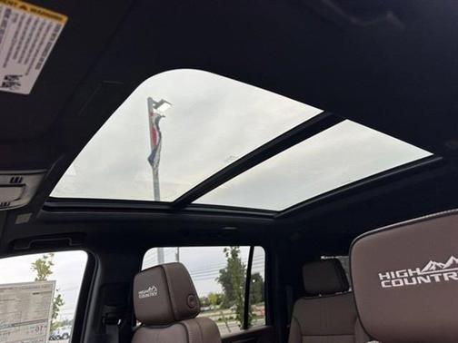 2025 Chevrolet Suburban 4WD High Country