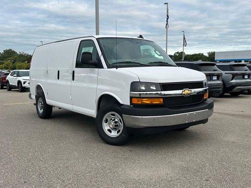 2025 Chevrolet Express 2500 RWD 2500 Regular Wheelbase WT
